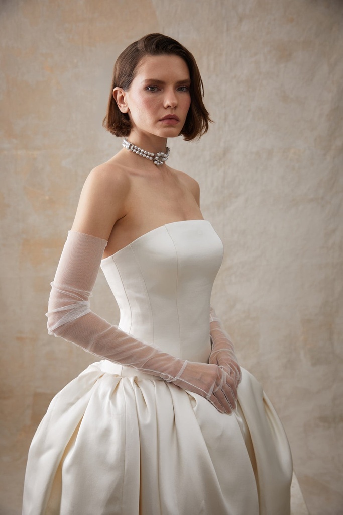 Yetkâ Gown — styling perspective
