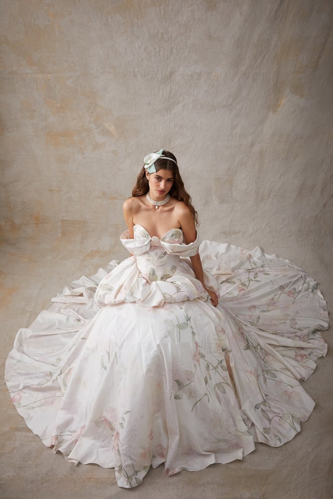 Mehlikâ Gown - Image 11