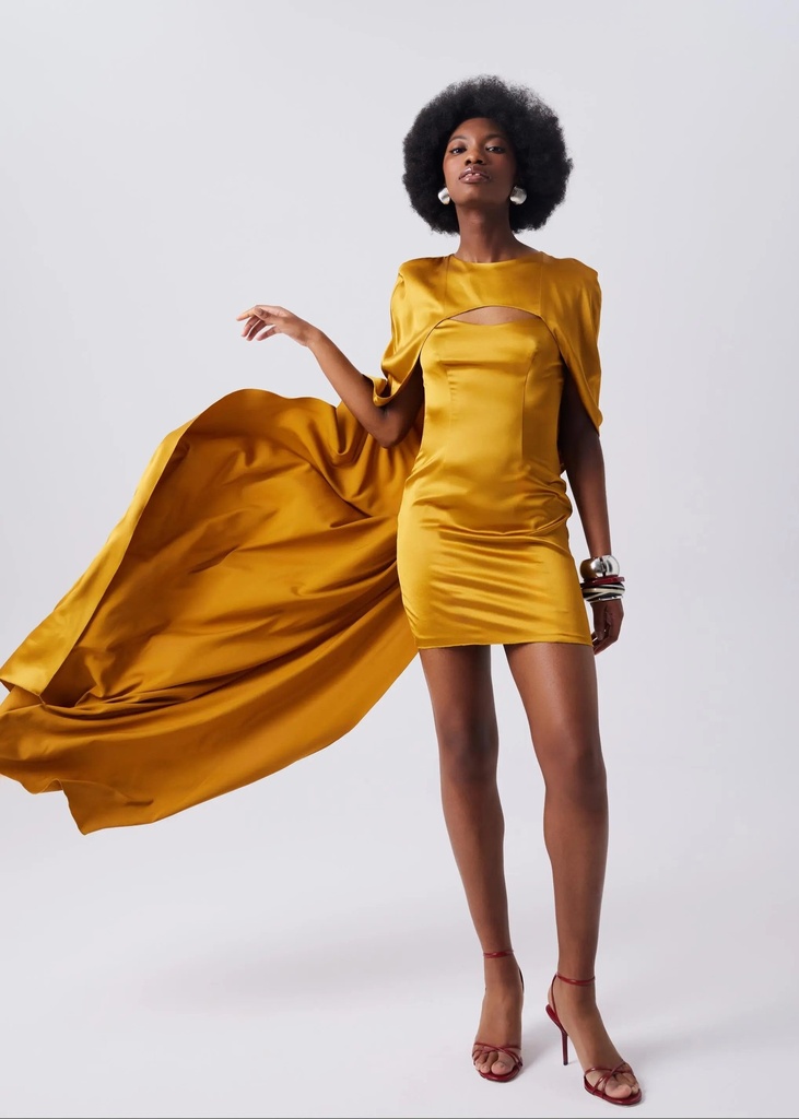 Zelinda Set (Gold) — styling perspective
